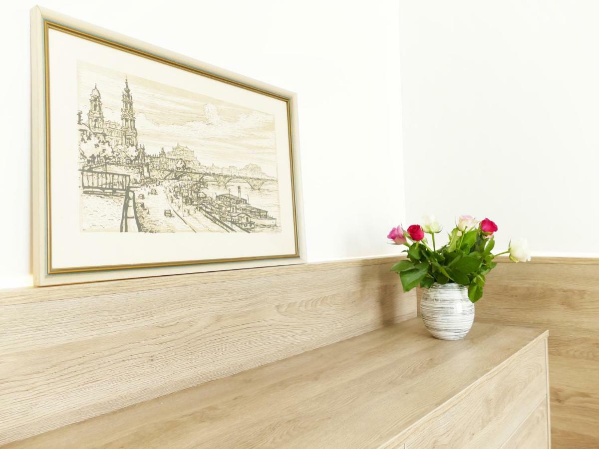 Grosses Apartment Im Zentrum Von Dresden, 2 Schlafzimmer, 2 Baeder, Balkon Exteriör bild
